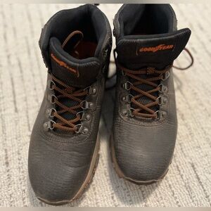 Men’s Goodyear Ontario dark brown boots size 9.5 worn once, good condition